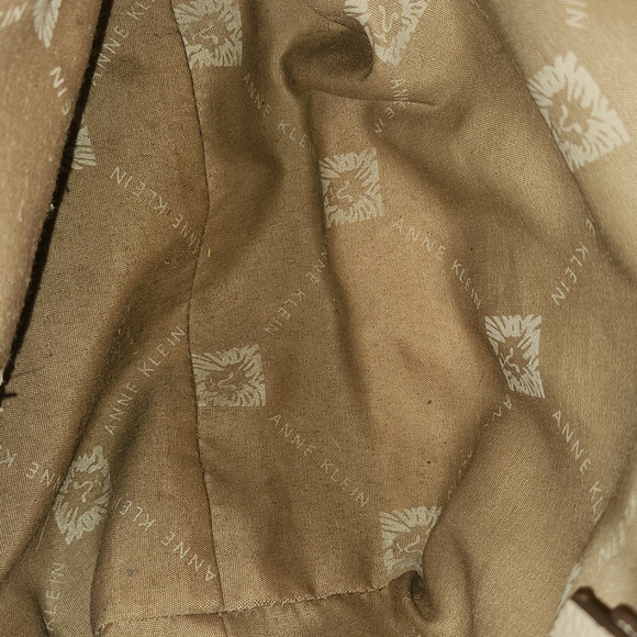 Anne Klein bucket pink and cream bag - Picture 6 of 15